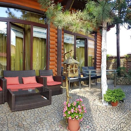 Luxury Villa With Pool And Sauna Chernivtsi Exterior foto