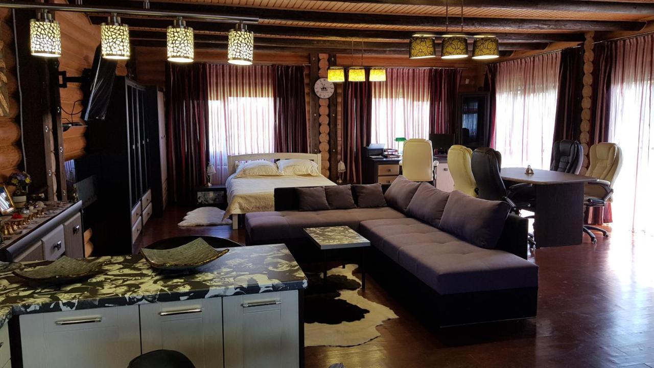 Luxury Villa With Pool And Sauna Chernivtsi Exterior foto