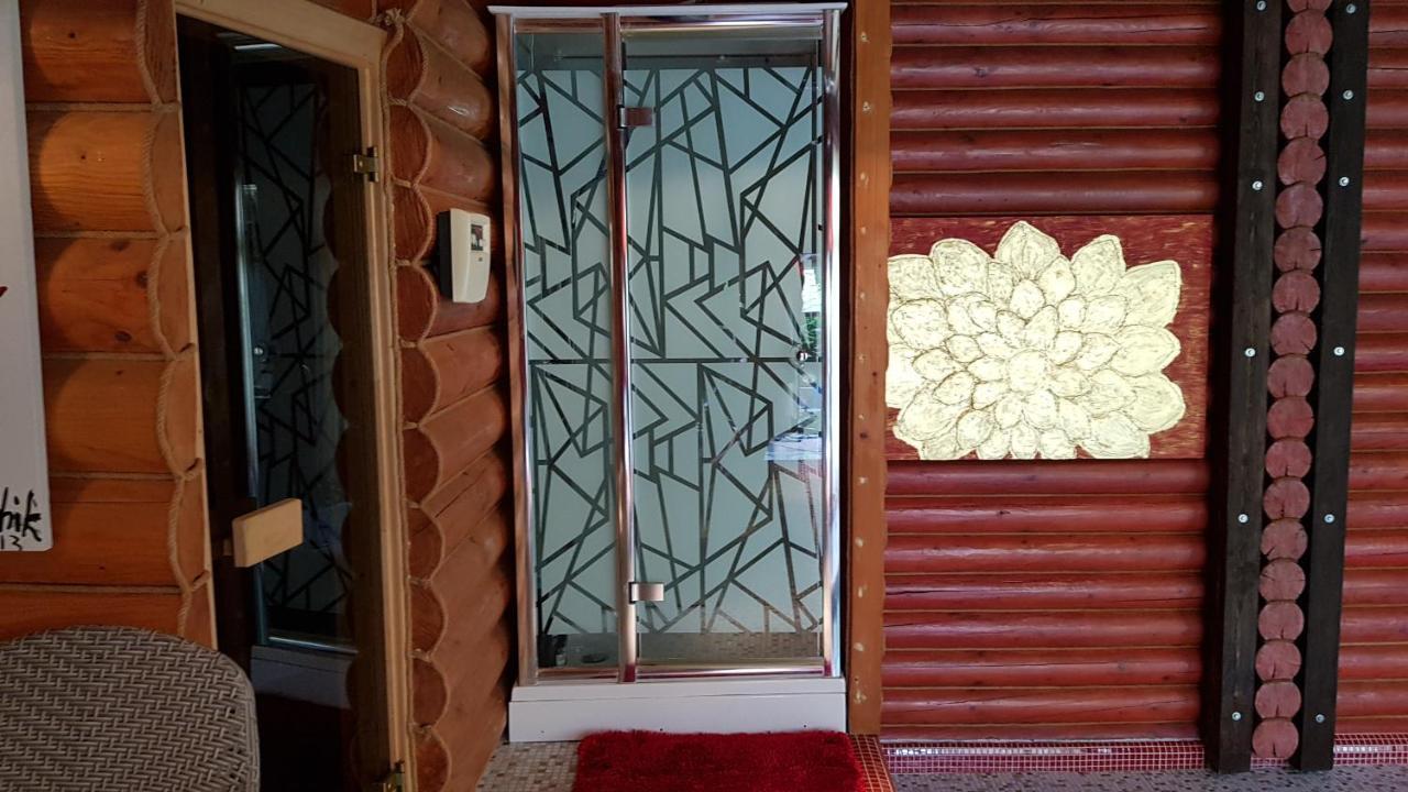 Luxury Villa With Pool And Sauna Chernivtsi Exterior foto