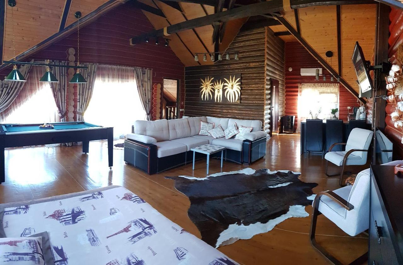 Luxury Villa With Pool And Sauna Chernivtsi Exterior foto